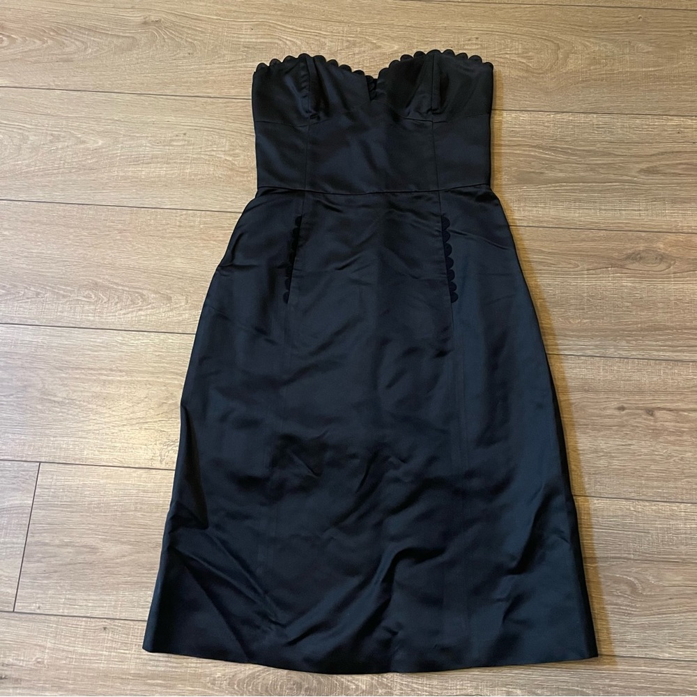 Lela Rose size 4 silk Elegant Black Strapless Dress